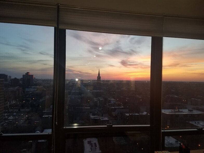 Evening view - 1636 N Wells St