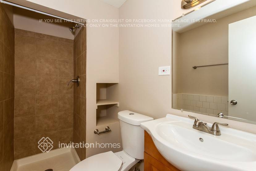 Building Photo - 15661 E Eldorado Dr