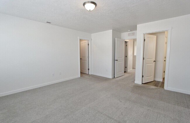 Building Photo - Modern townhouse in a Cozy Community. 50% ...