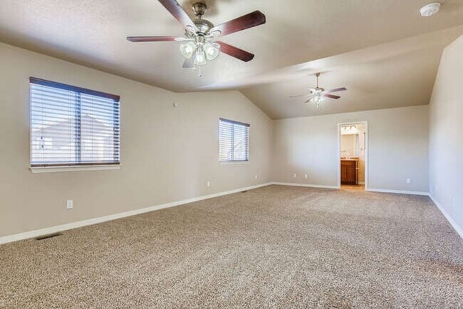 Building Photo - Evolve Real Estate: Available November 1 U...