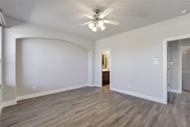 Building Photo - 430 Old Fitzhugh Rd