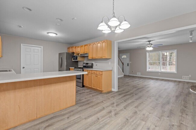 Building Photo - 631 Saddlewood Dr