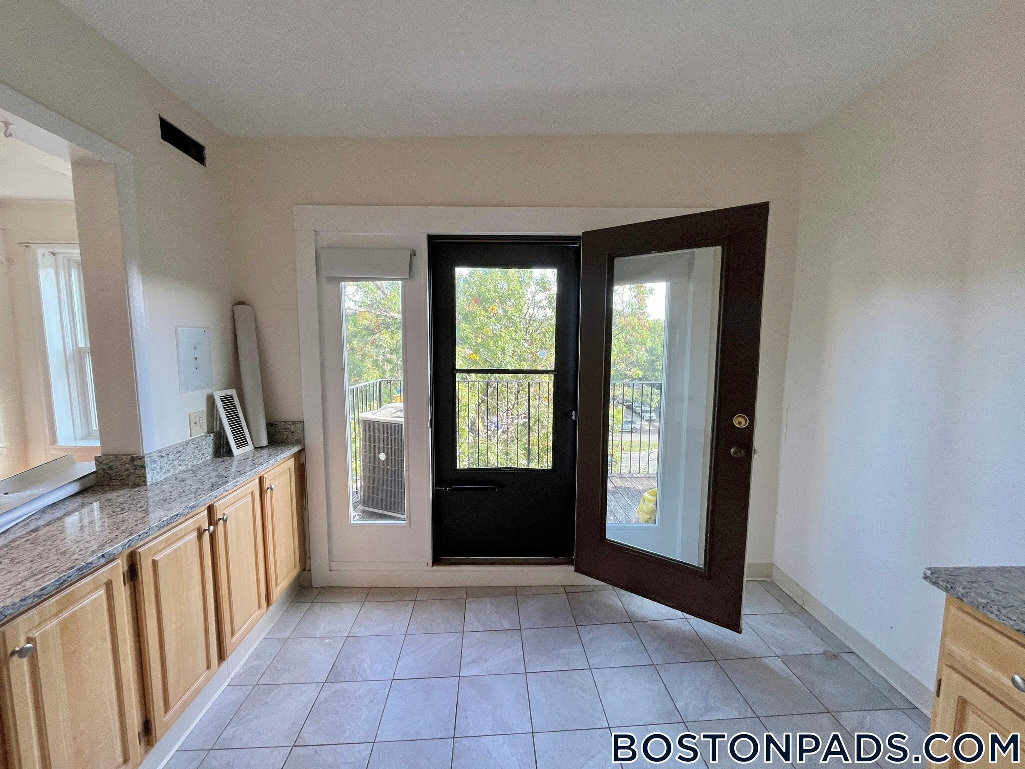 Building Photo - 1131 Commonwealth Ave