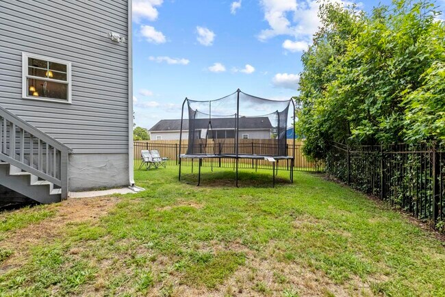 Building Photo - 205 Bangor Ct