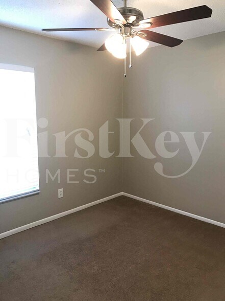 Building Photo - 660 Flagler Dr