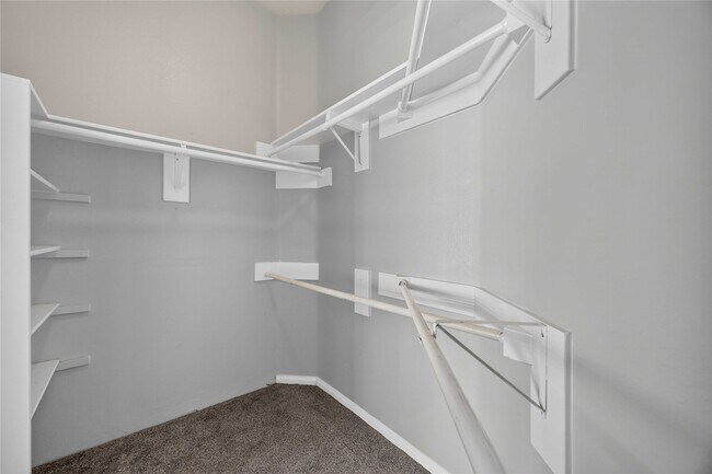 Building Photo - 3519 Crescent Dr