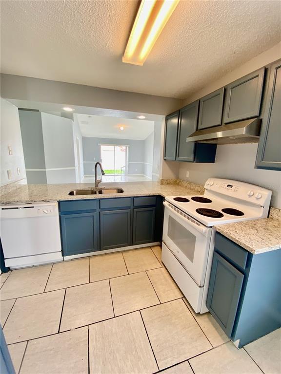 Building Photo - 2298 Santa Lucia St