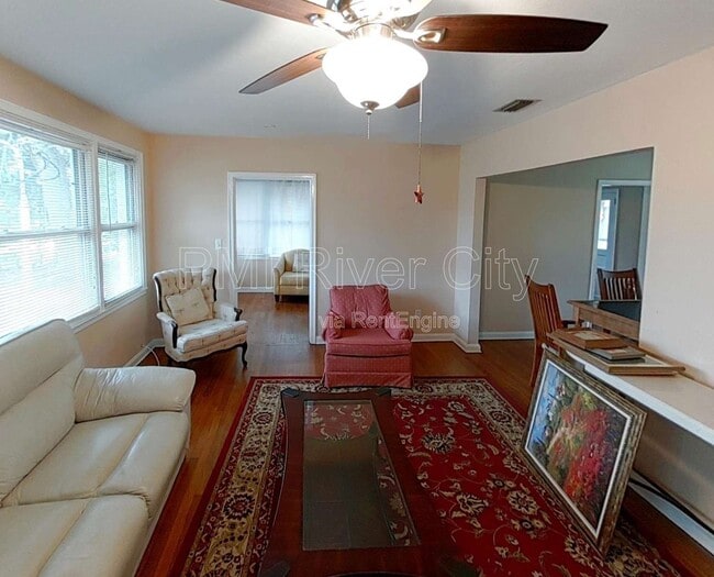 Building Photo - 1543 Peachtree Cir N