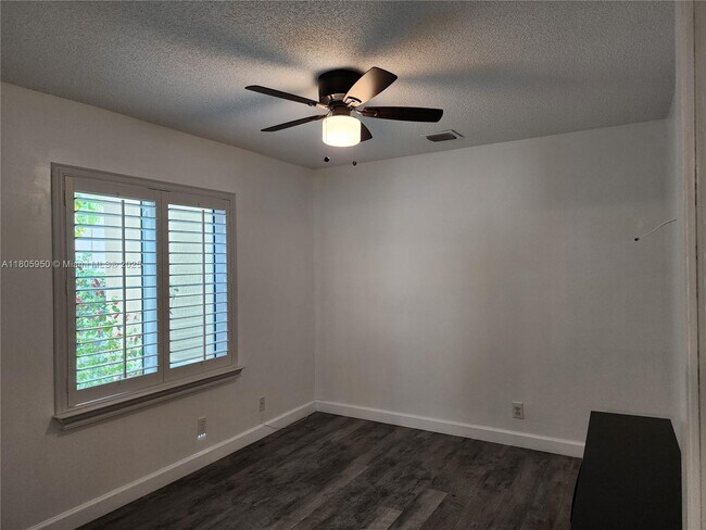 Building Photo - 9871 Red Heart Ln