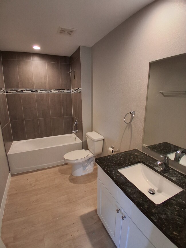Building Photo - 7061 Tide Cir