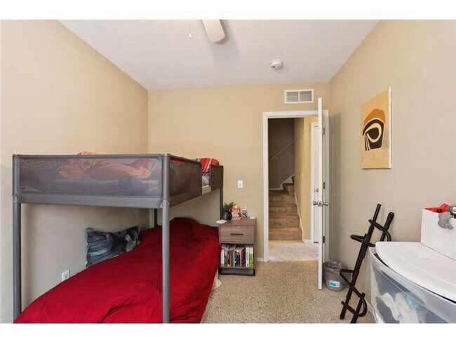 Building Photo - LOCATION LOCATION LOCATION! 5BD / 2BA Available 9/1/26!