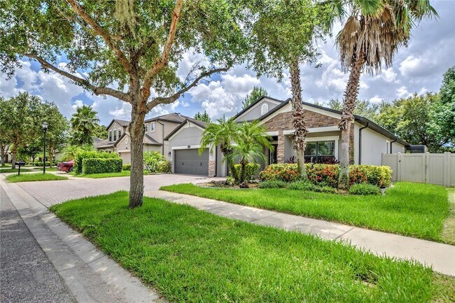 Building Photo - 1122 Oakcrest Dr