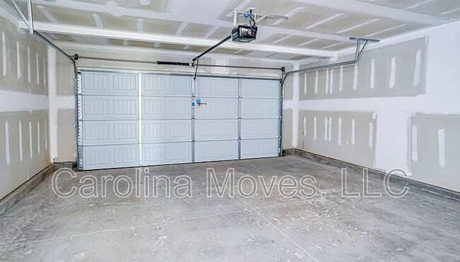 Building Photo - 523 Springtime Ln