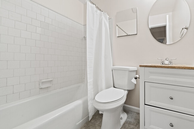 Building Photo - 203 Victor Pkwy