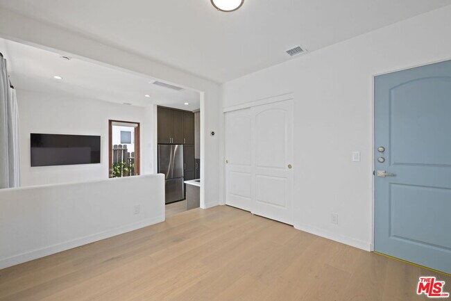Building Photo - 10503 Tennessee Ave