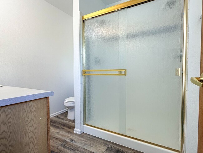 Building Photo - Single-Family Home in Littleton!