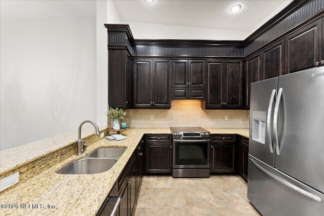 Building Photo - 115 Riverview Bend S