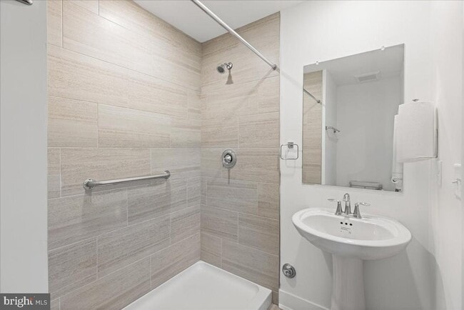 Building Photo - 122 ADA Hightower Ave