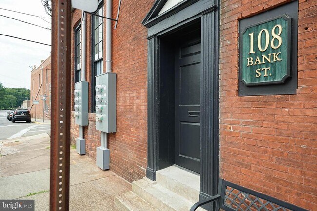 Building Photo - 109 Pearl St