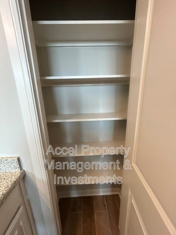 Building Photo - 8410 N 33rd Ln