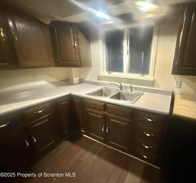 Building Photo - 526 N Fillmore Ave