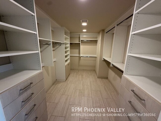Building Photo - 7826 E San Miguel Ave