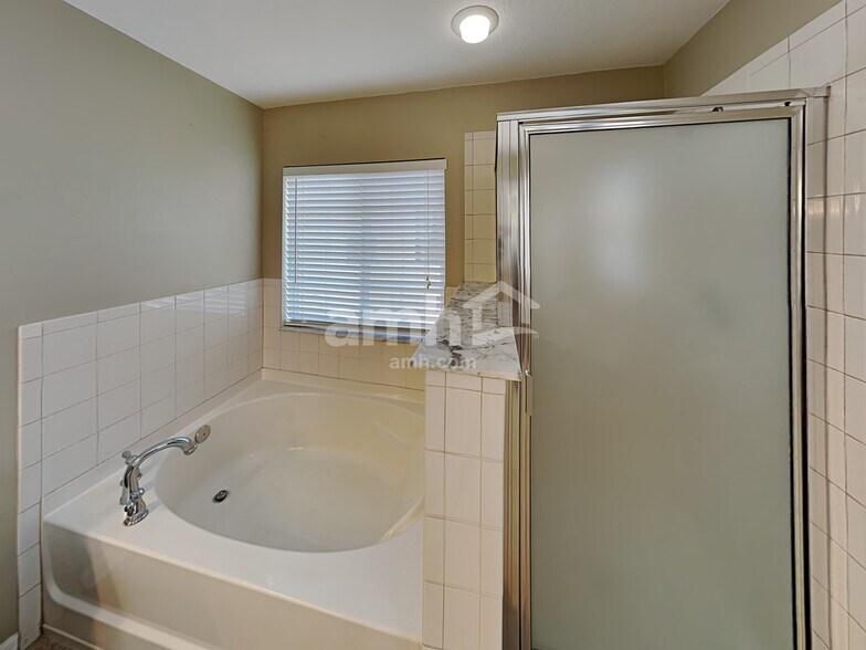 Building Photo - 18804 Sunterra Dr