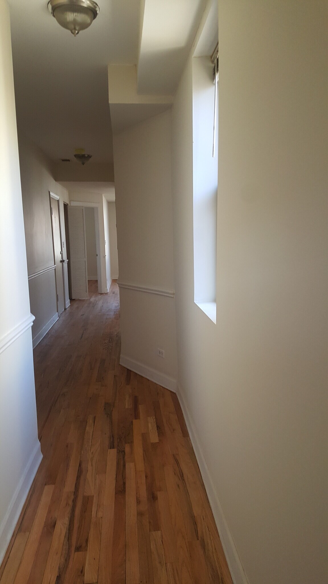 Building Photo - 2243 W Rosemont Ave