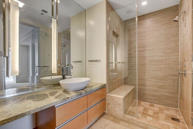 Building Photo - Veer Towers 1501E- 1Bd/1Ba Residence with Views of Waldorf Astoria/MGM/Airport