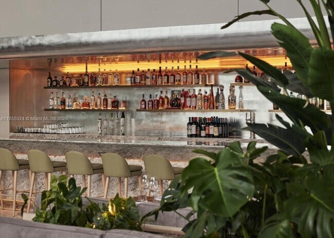 Building Photo - 1395 Brickell Ave