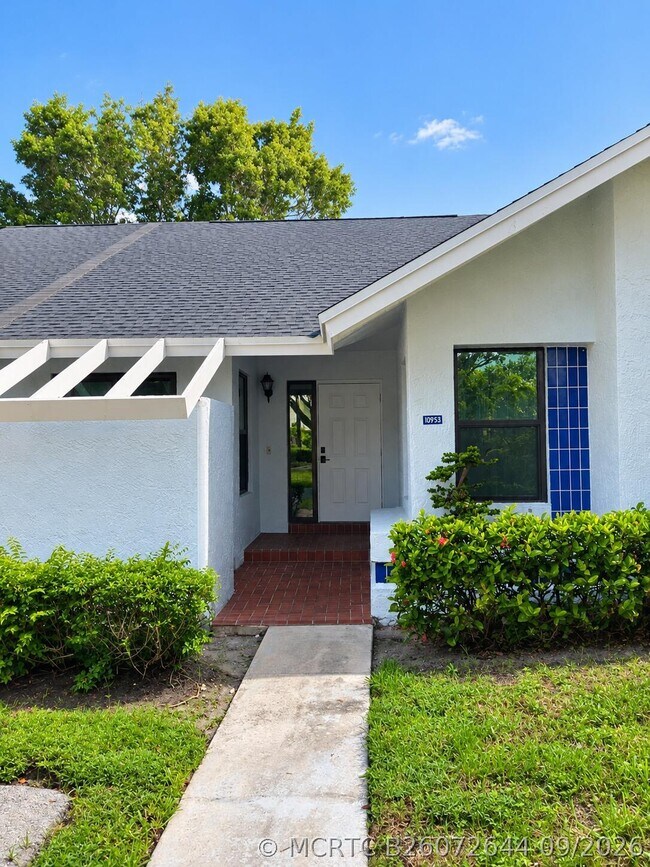 Building Photo - 10953 Hidden Lake Pl