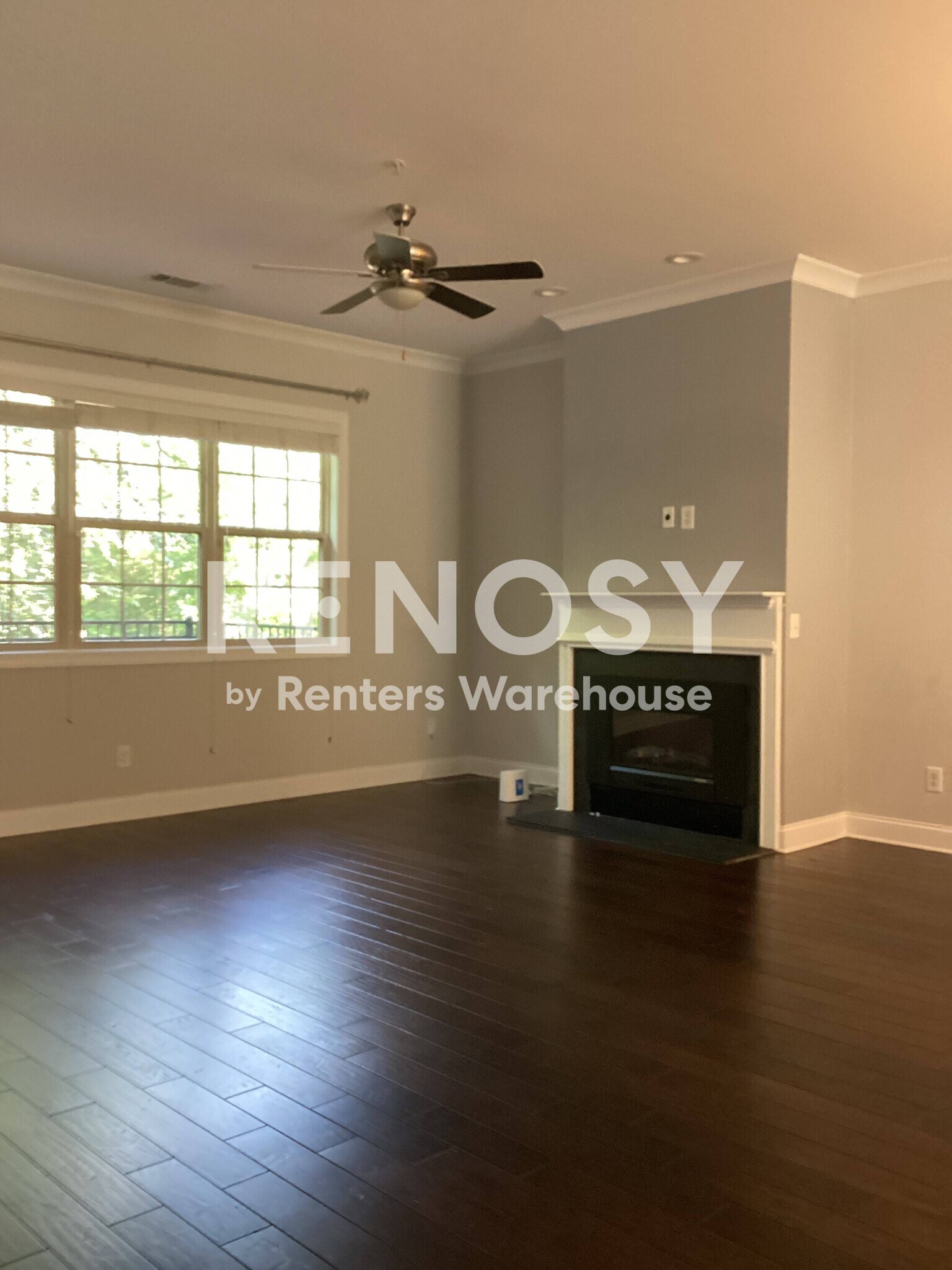 Building Photo - 2422 Tenor Ln