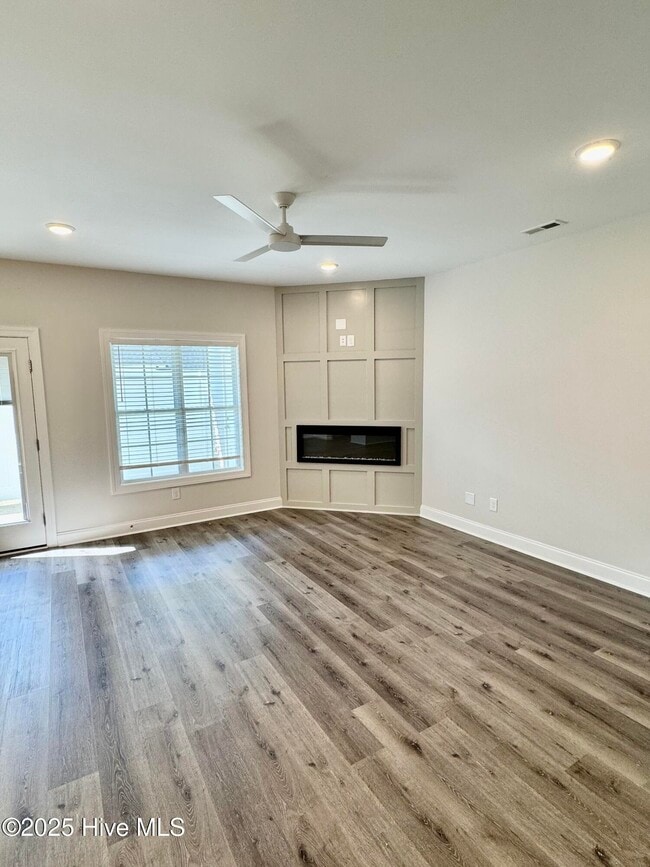Building Photo - 1404 Hartley Ln