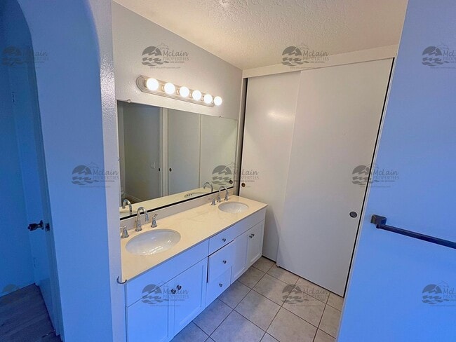 Building Photo - Two Story 3BD/2.5BA Home In Carmel Valley