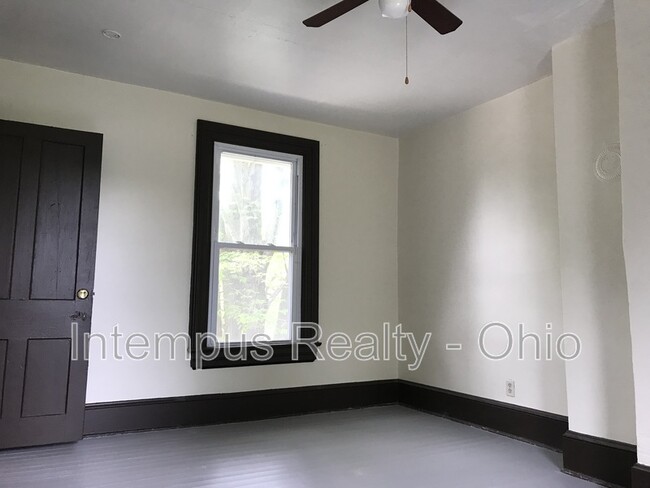 Building Photo - 236 E William St