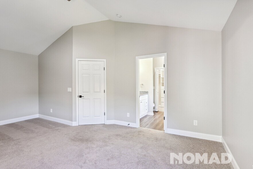Master 2 - 161 Grove Ln South