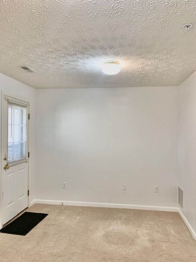 Building Photo - 3207 Water Lily Ct