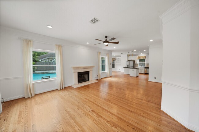 Building Photo - 1207 Melford Dr