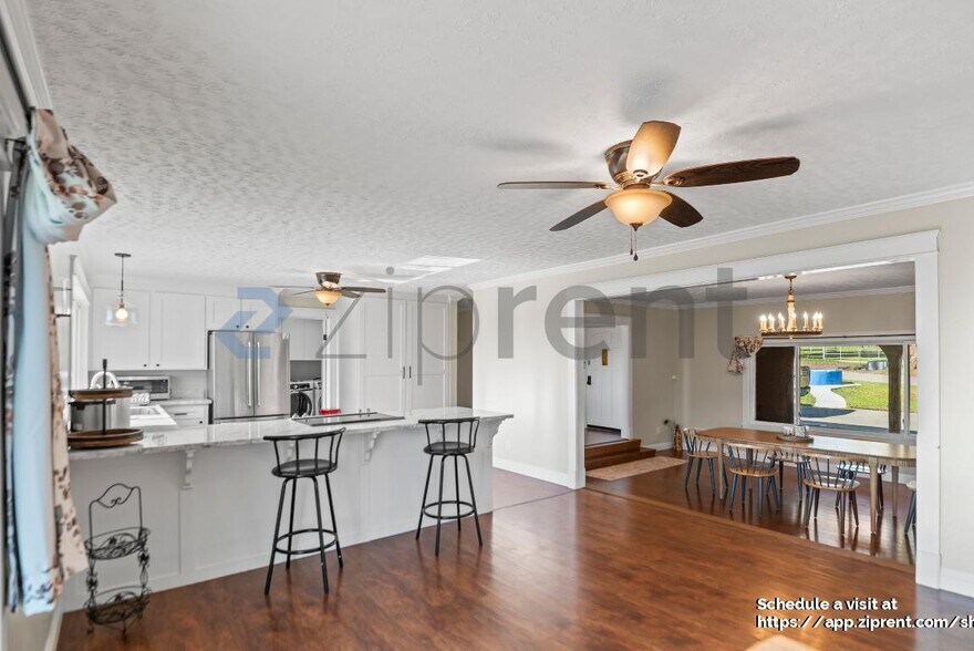 Building Photo - 3966 Dyer Rd