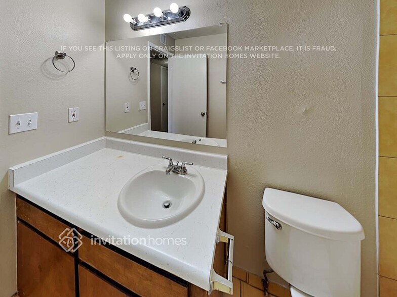 Building Photo - 3418 N 39th Ave