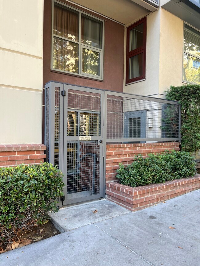 Building Photo - 1150 J St