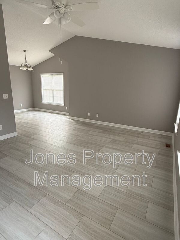 Building Photo - 176 Third Avenue