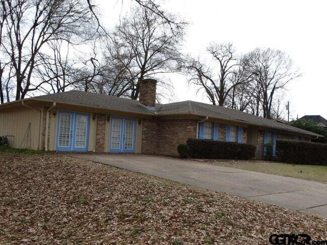 Building Photo - 1220 Brookshire Dr