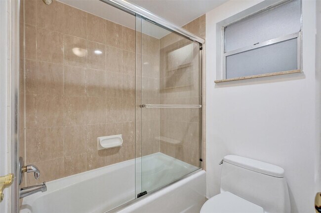 Building Photo - 9481 Evergreen Pl