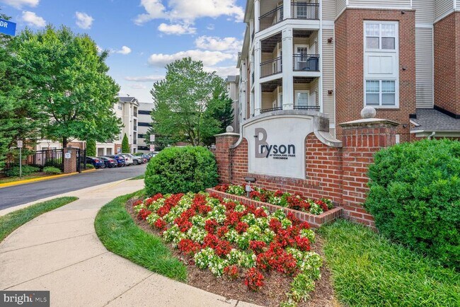 Building Photo - 12949 Centre Park Cir