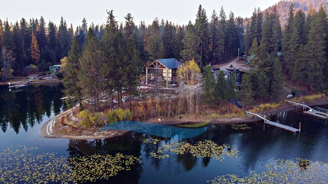 Building Photo - Stunning Luxury Hayden Lake Lodge with 5 B...