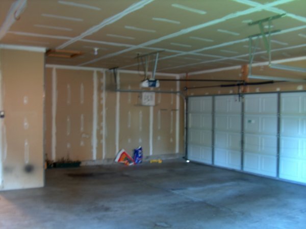 garage - 2912 Ivanhoe Gln