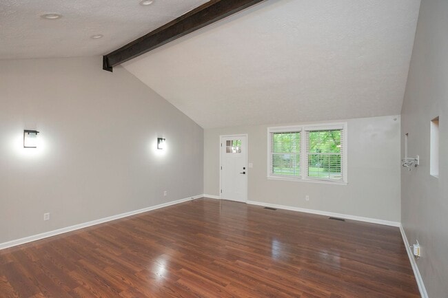 Building Photo - 1143 Bayview Dr