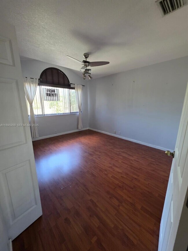 Building Photo - 9251 SW 138th Pl