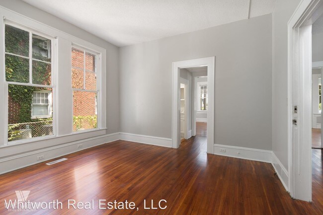 Building Photo - 404 Caplewood Dr